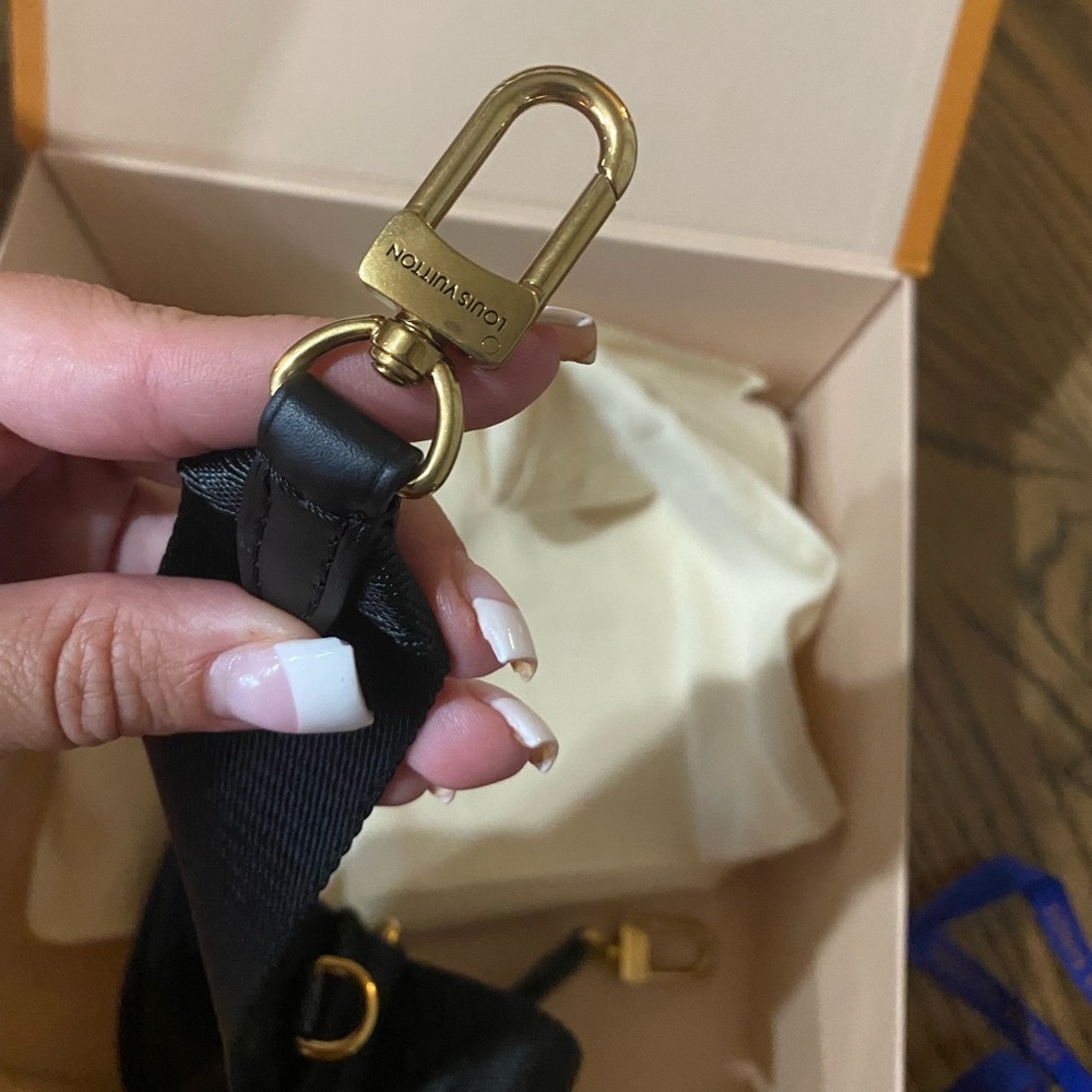 LV Bandouliere strap